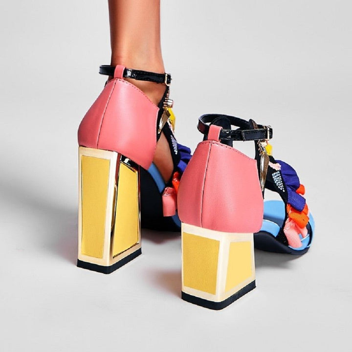 Fiona - Kleurrijke sandalen met hoge hak en versieringen