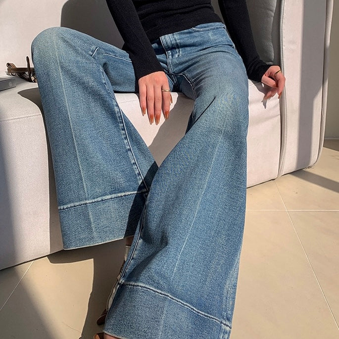 Nora - Klassieke uitlopende jeans met hoge taille